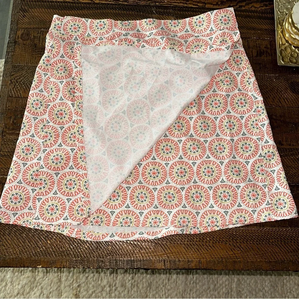 RipSkirt Hawaii Women's wrap medallion Print Size large Excellent Condition Sz L